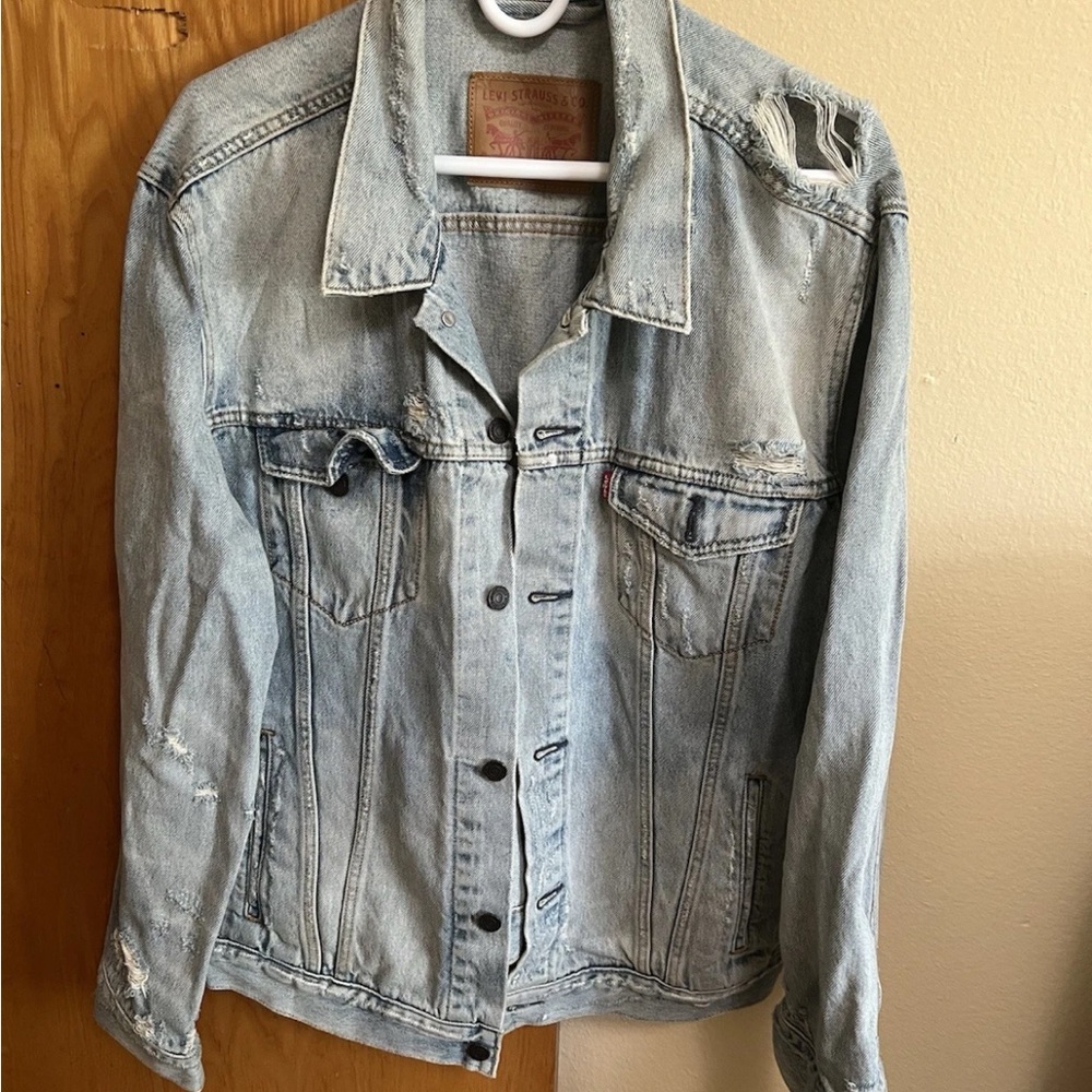 Levi’s Men’s Trucker Jacket XXL Distressed Denim Soft Broken-In Feel 25x29